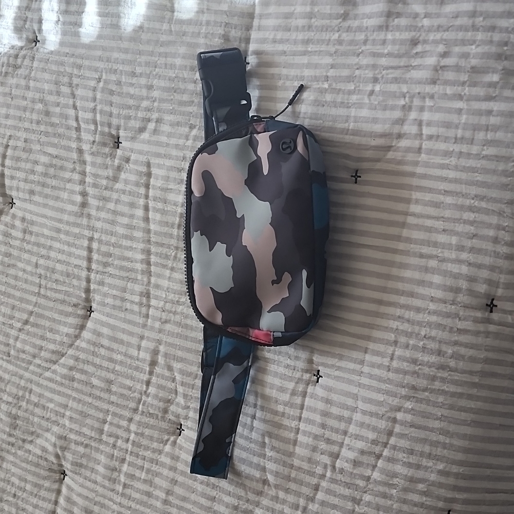 Lululemon Belt Bag- Bum bag